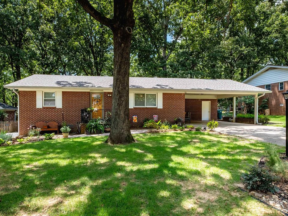 1st image of 6 Betsy Ln