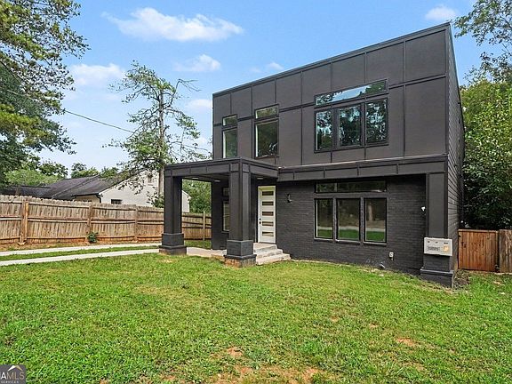 2nd image of 2402 Lynn Iris Dr