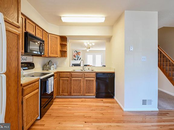5th image of 5049 Sanibel Ct