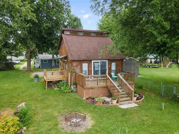 95 Golden Park Dr, Pleasant Lake, IN 46779