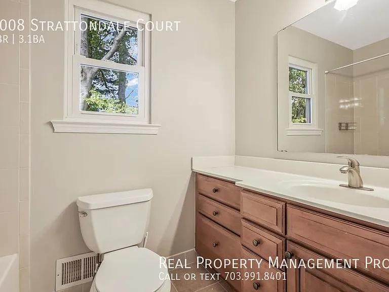 9008 Strattondale Ct — Photo 36