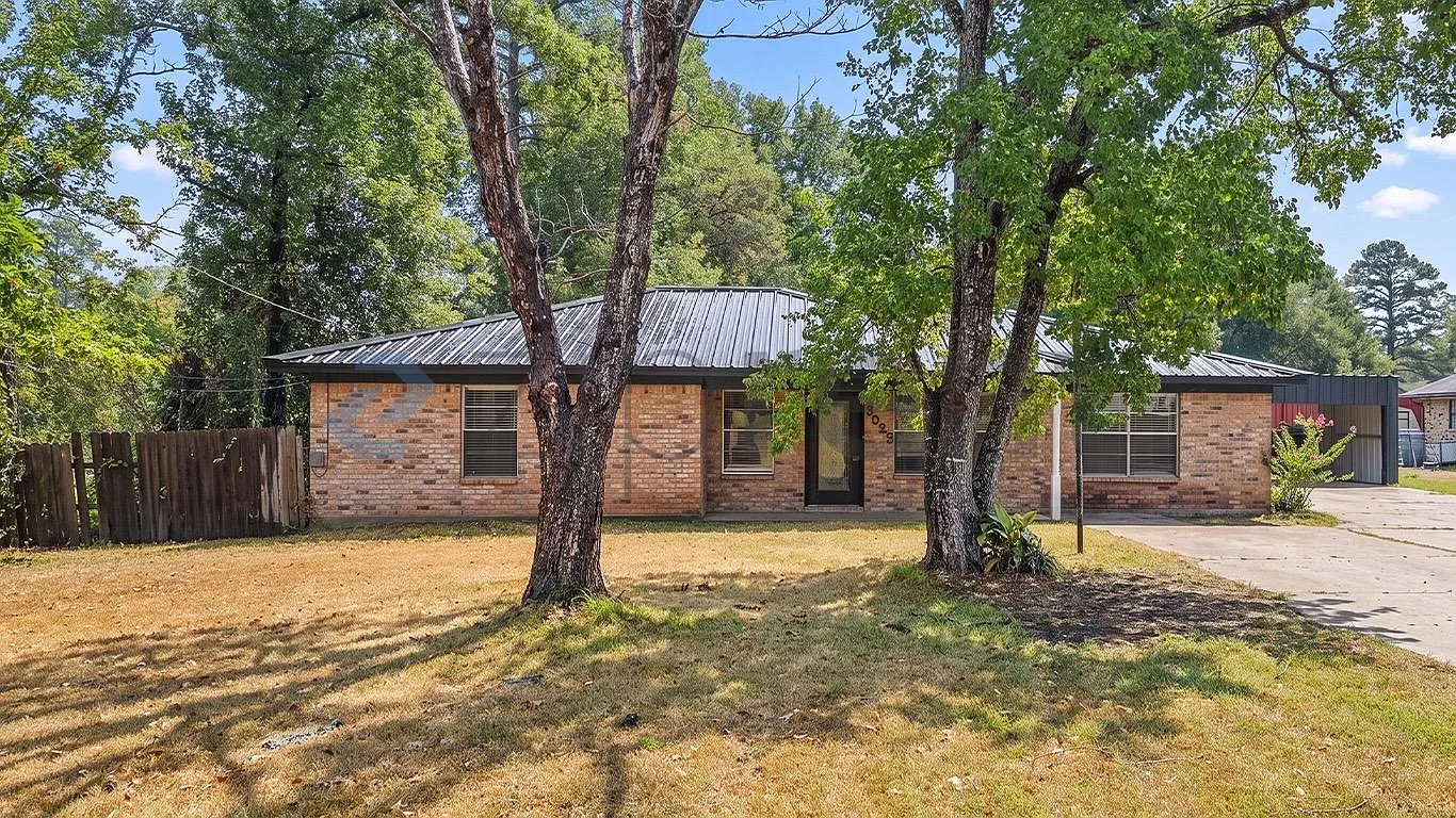 4 bed, 1500 sqft, $2,000 — Photo 1