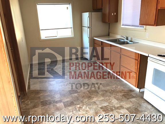 3rd image of 8420 1/2 S Tacoma Way APT 3