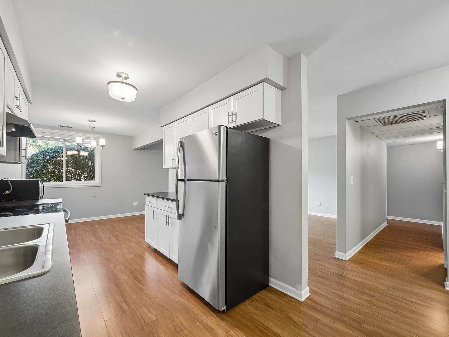 2 bed, 1000 sqft, $1,850 — Photo 3