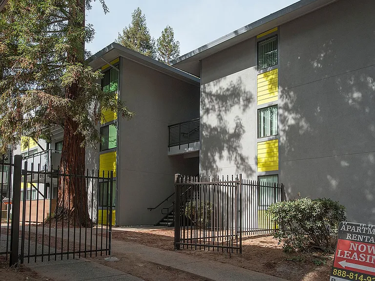 Twelve55 University Apartments — Photo 34