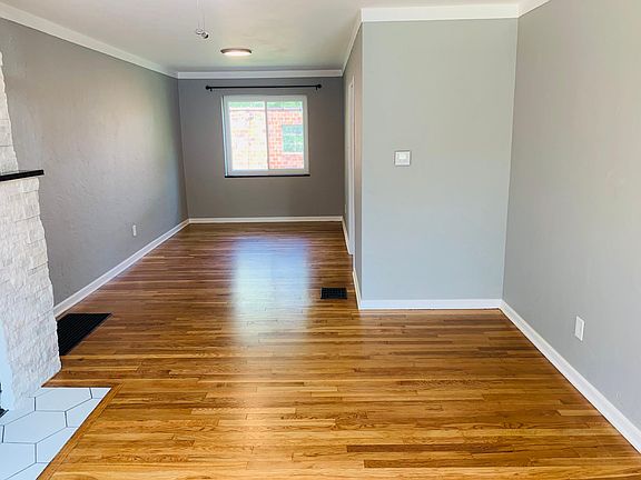 2nd image of 1358 W 6th Ave