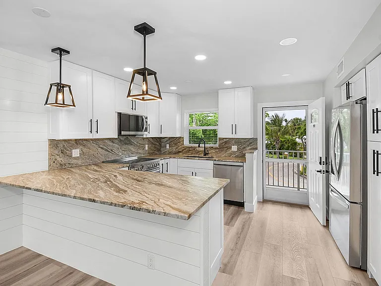 200 N El Mar Dr #B202 — Photo 5