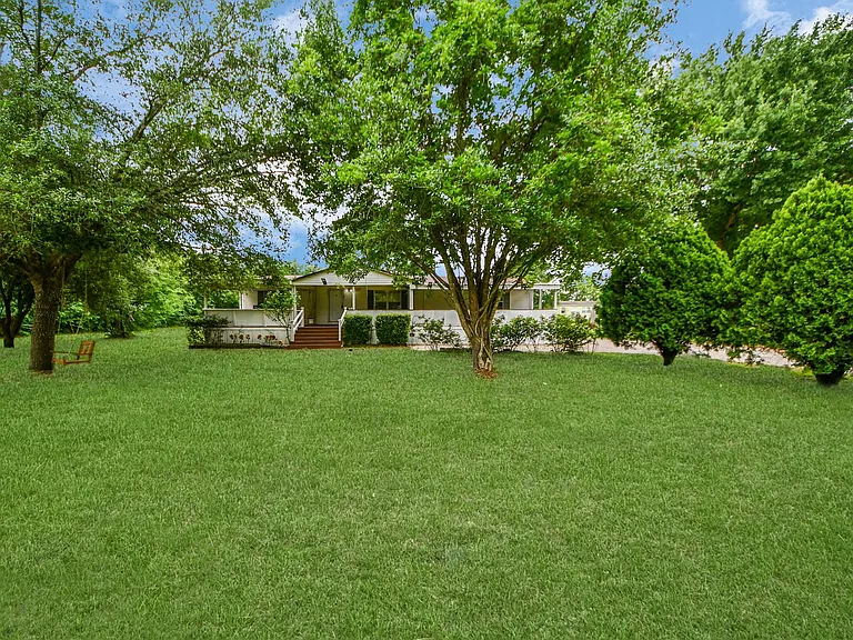 18303 James Rd — Photo 3