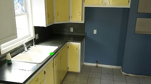 3rd image of 2752 S Everett St
