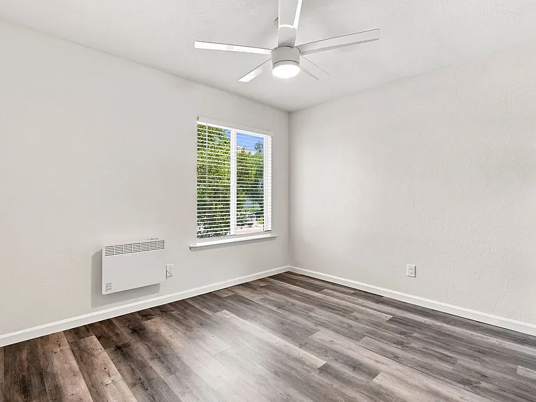 1100 Leff Street — Photo 19
