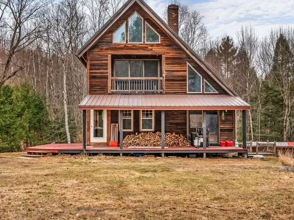79 Auburn Road, Peru, ME 04290