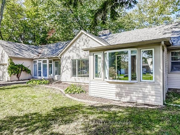 3rd image of 70 Dunstall Cres