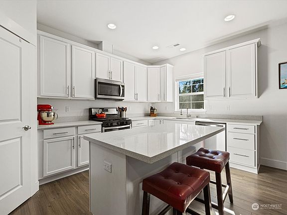 5th image of 19514 26th Street Ct SW