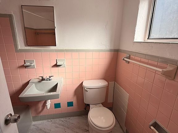 3rd image of 154 W 26th St #2