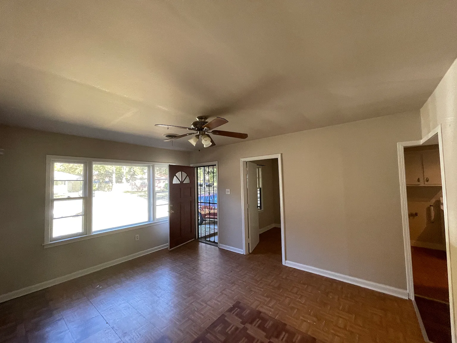 3 bed, 1128 sqft, $1,490 — Photo 2