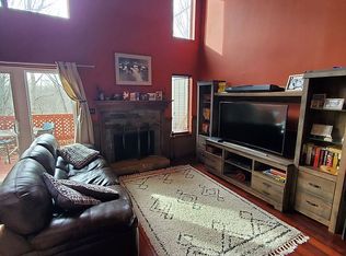 9124 S Pointe Ridge Ln, Bloomington, IN 47401