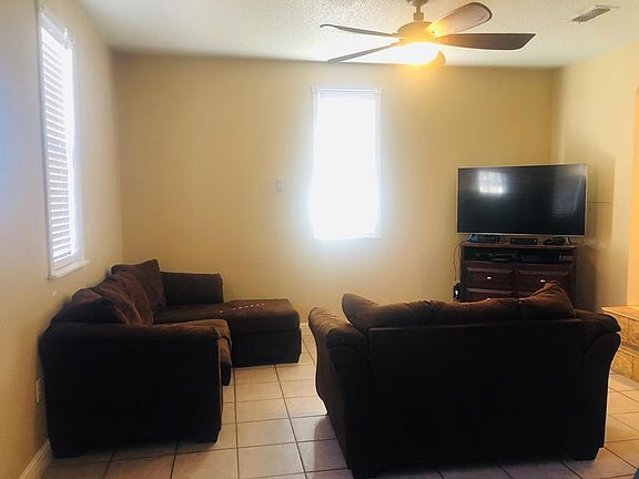 2nd image of 1117 Edgeport Dr