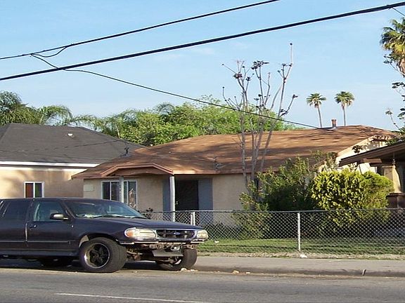 3rd image of 170 E 9th St