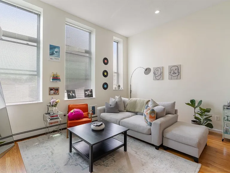 80 Beaumont St #204 — Photo 3