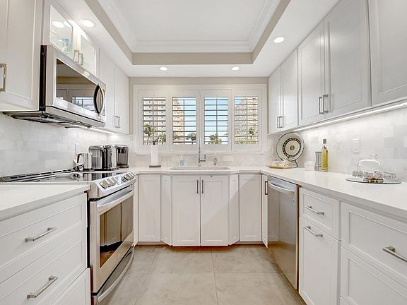 2nd image of 3224 S Ocean Boulevard #214