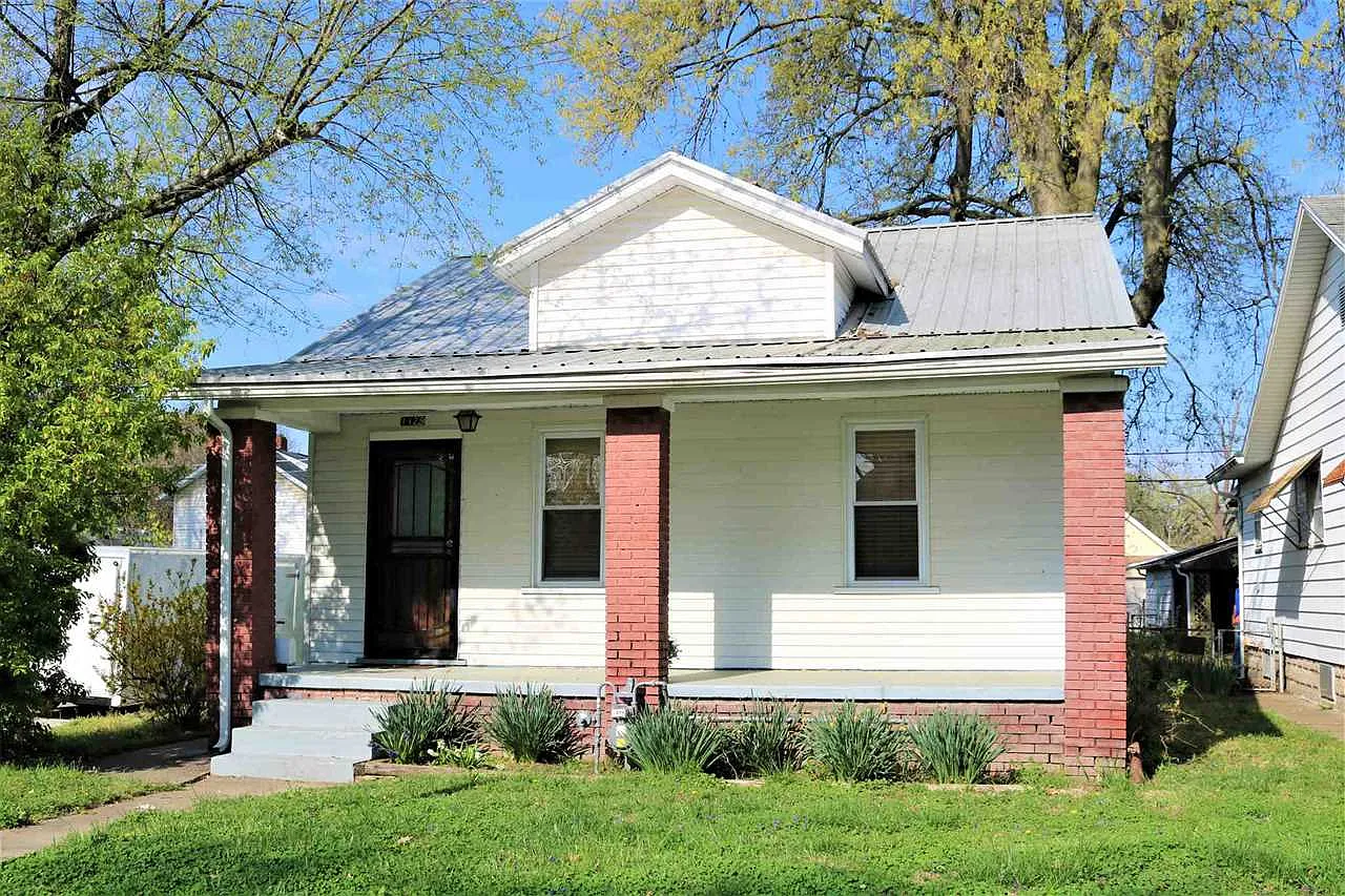1129 Marshall Ave photo 1