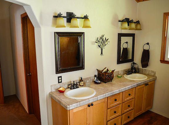 5th image of 75 Langlois Ln
