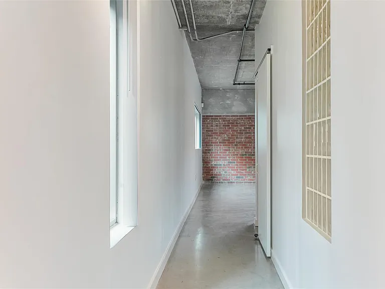 2000 Bagby St #2401 — Photo 13