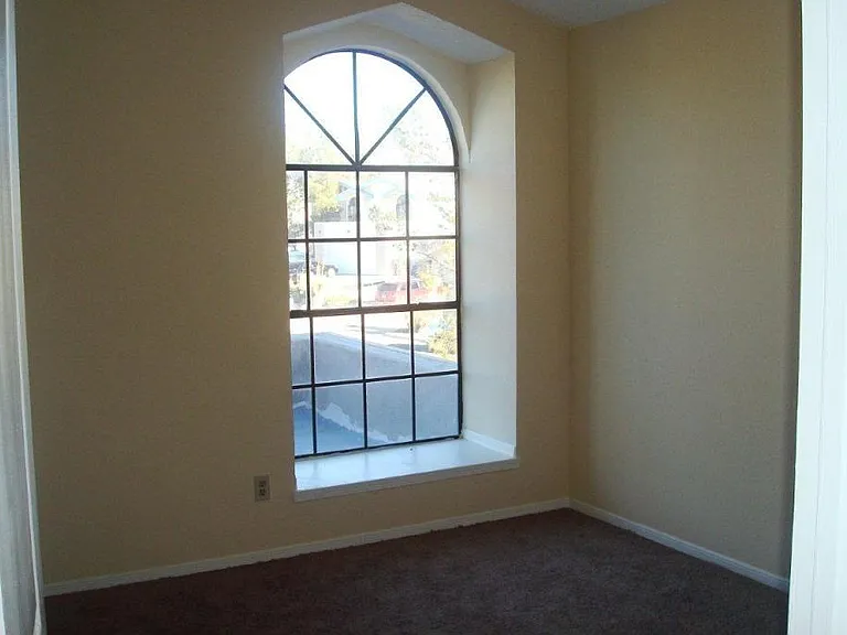 7401 Lakehurst Rd — Photo 29