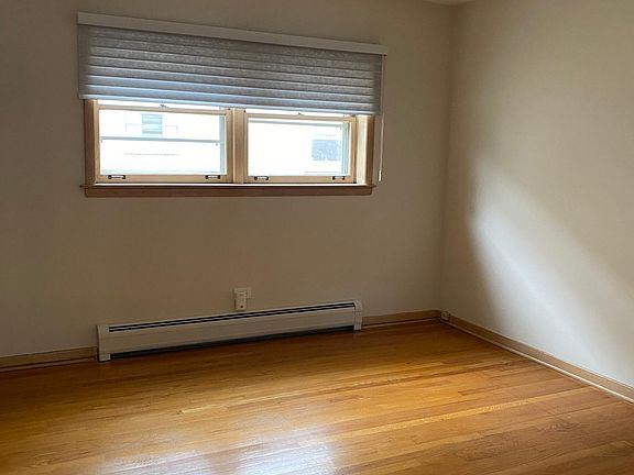 2nd image of 3031 Kensington Ave #B
