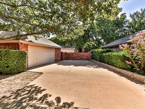 3rd image of 6 Crockett Cir