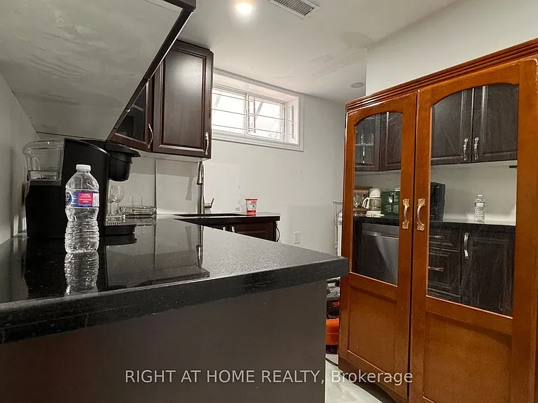 980 Midland Ave #BASEMENT — Photo 5