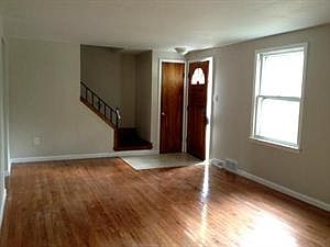 3rd image of 722 Remington Dr