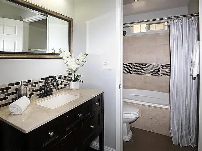 2357 Mira Vista Ave #A — Photo 12