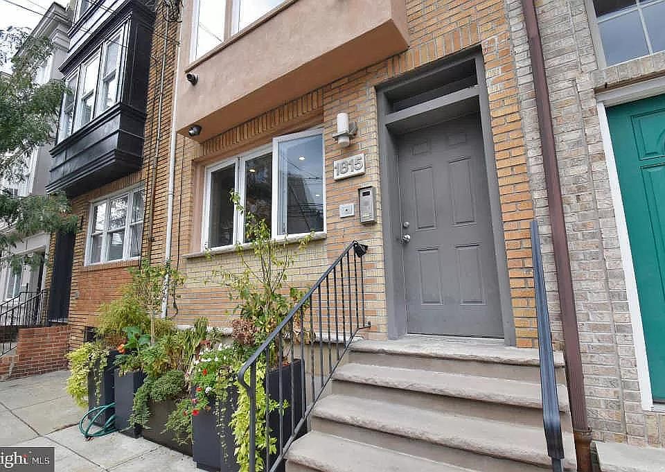 1st image of 1815 Bainbridge St #1