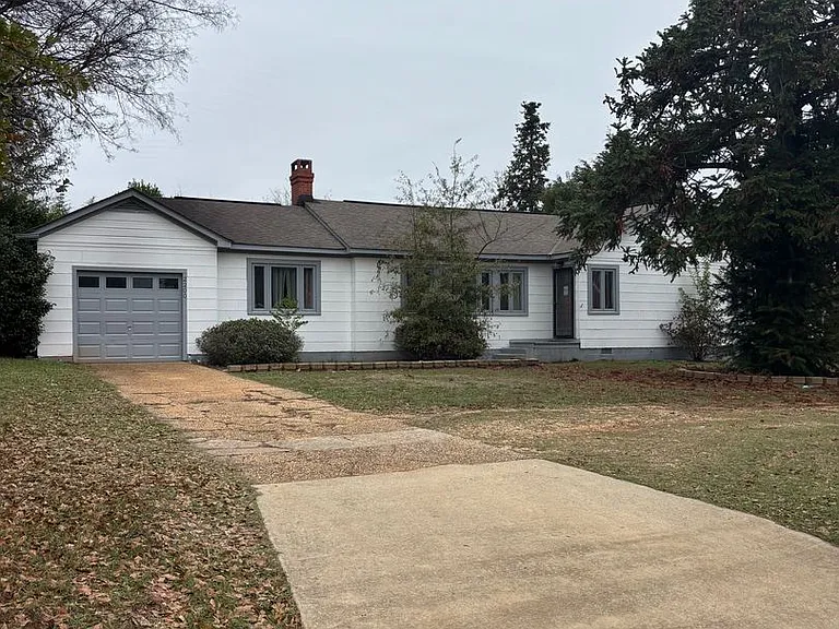 2200 Loop Rd — Photo 2
