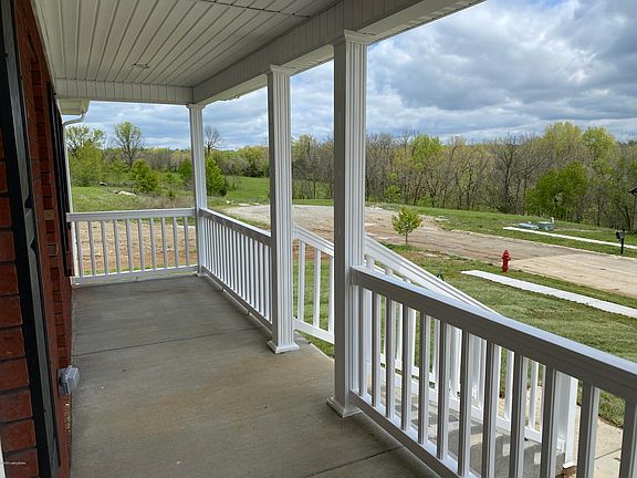 3rd image of 37 Sycamore Dr