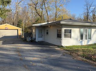 6593 Hamburg Rd, Brighton, MI 48116