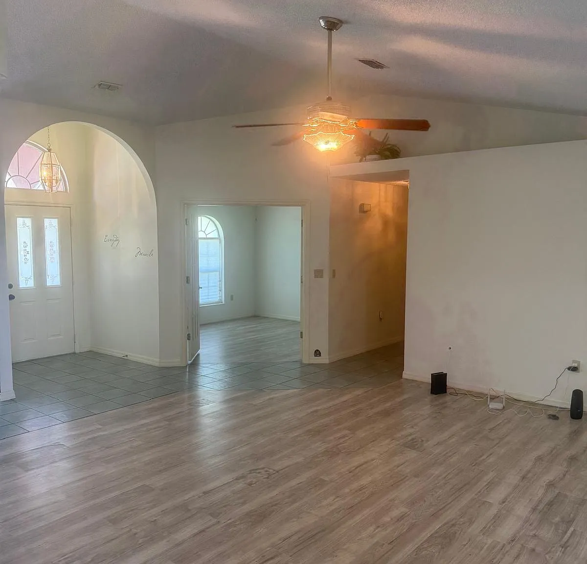 3 bed, 1832 sqft, $2,000 — Photo 3