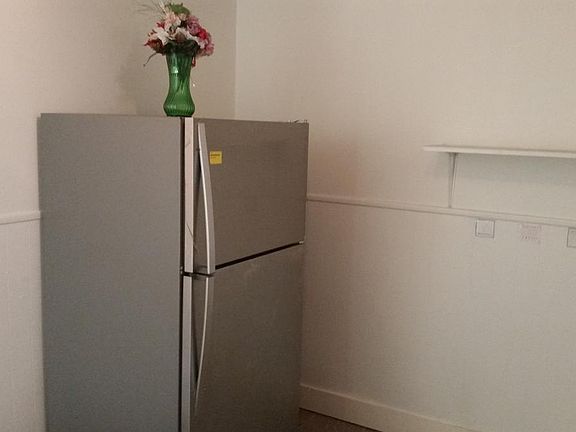 4th image of 315 S Olive St APT 5