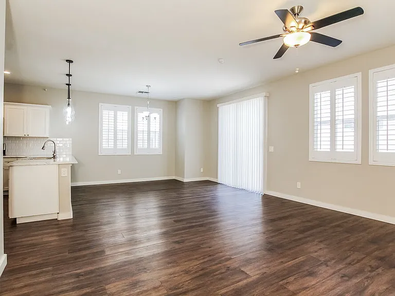 3218 W Glendale Ave #37 — Photo 5