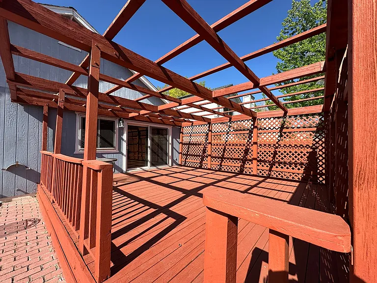 1213 Lawton Ct — Photo 26