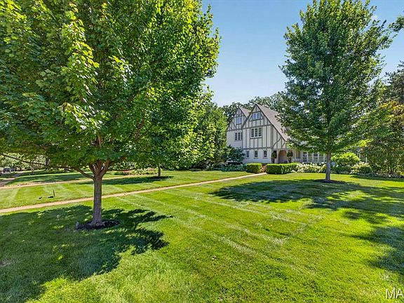 3rd image of 638 Sherwood Dr