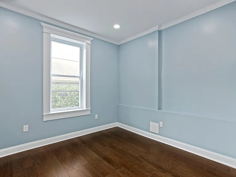 380 Baldwin Ave #2R — Photo 11