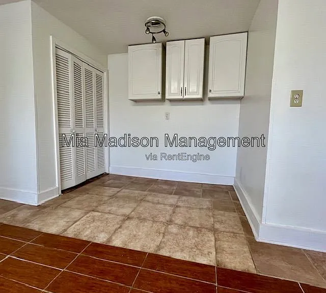 211 W 59th St #A — Photo 15
