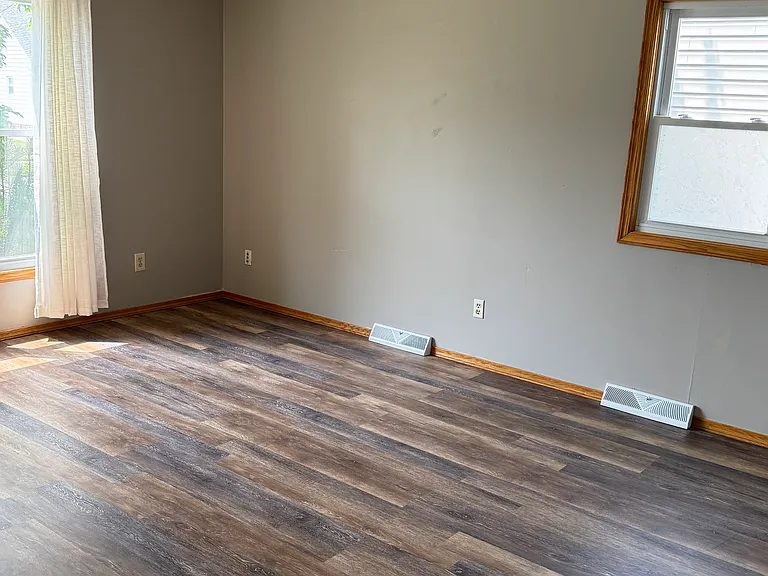 4912 Wellington Ave — Photo 6