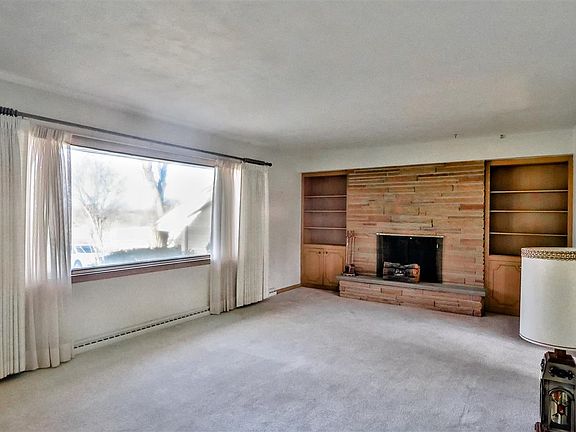 5th image of 2035 Edgebrook Dr