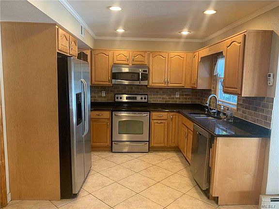 4th image of 22 Hopewell Dr