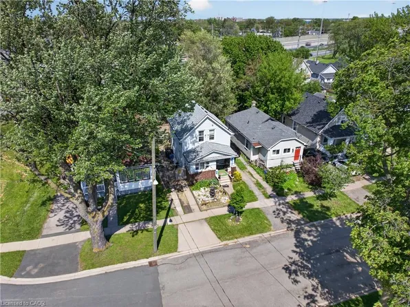 7 Trapnell St, Saint Catharines, ON L2R 1B1