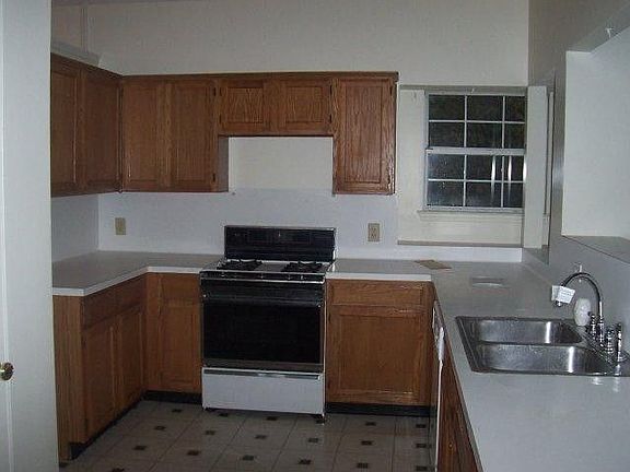3rd image of 2939 Trotters Crest Dr