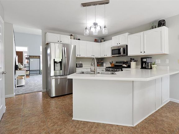 3rd image of 11089 Kohrs Ln
